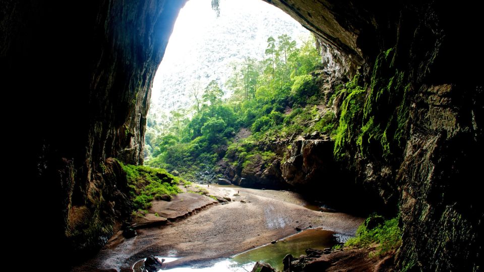 In der Hang-En-Höhle