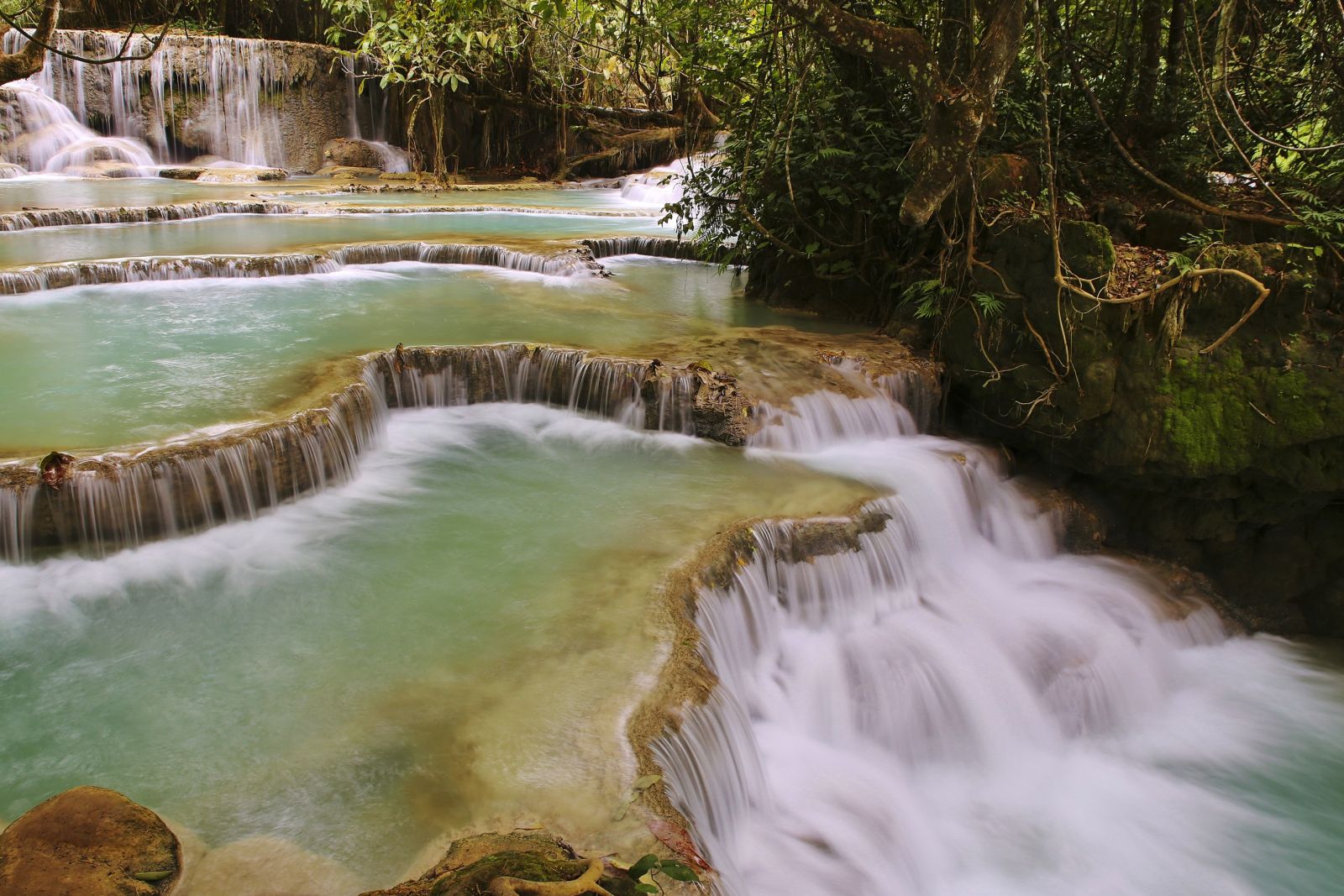 Beeindruckende Kuang-Si-Wasserfälle bei Luang Prabang