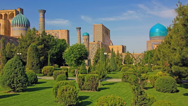 Parkanlage direkt hinter dem Registan in Samarkand
