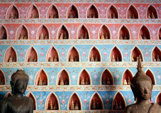 Restauriertes Teilstück einer Klosterinnenwand in Vientiane