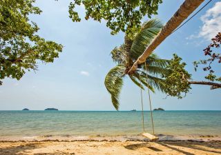 Direkte Strandlage des Gaja Puri Resort &amp; Spa auf Koh Chang