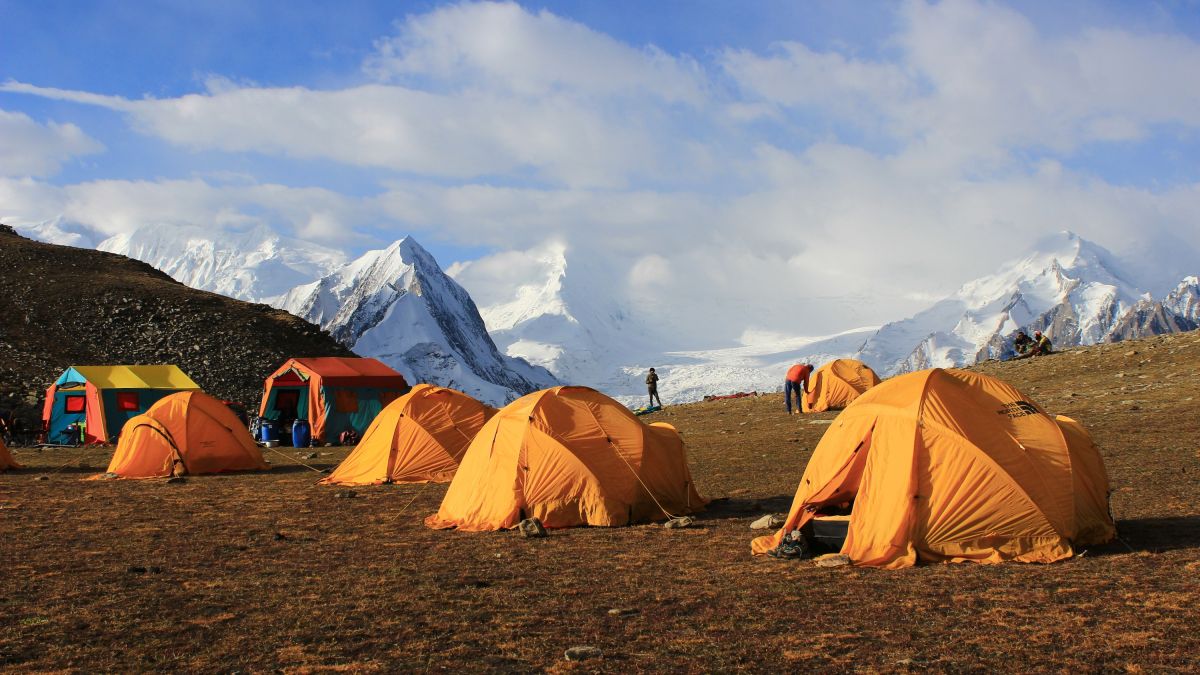 Zeltlager beim Bergwandern in Pakistan