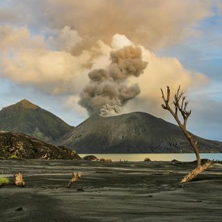 New Britain: Aktiver Vulkan Tavurvur