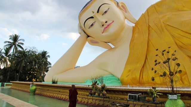 Großer liegende Buddha
