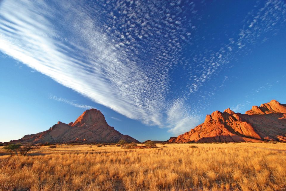 Farbenspiele in der Namib, die älteste Wüste der Welt