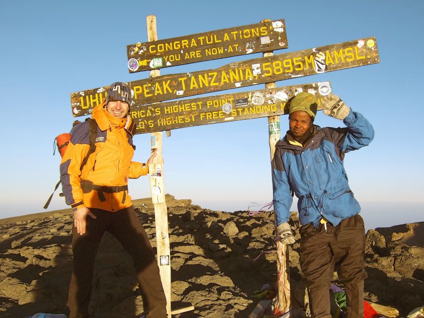 Sie haben's geschafft! Erfolgreiche Gipfelbesteigung des Kilimanjaro