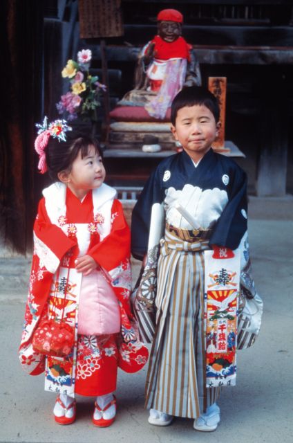 Kinder in Kimonos