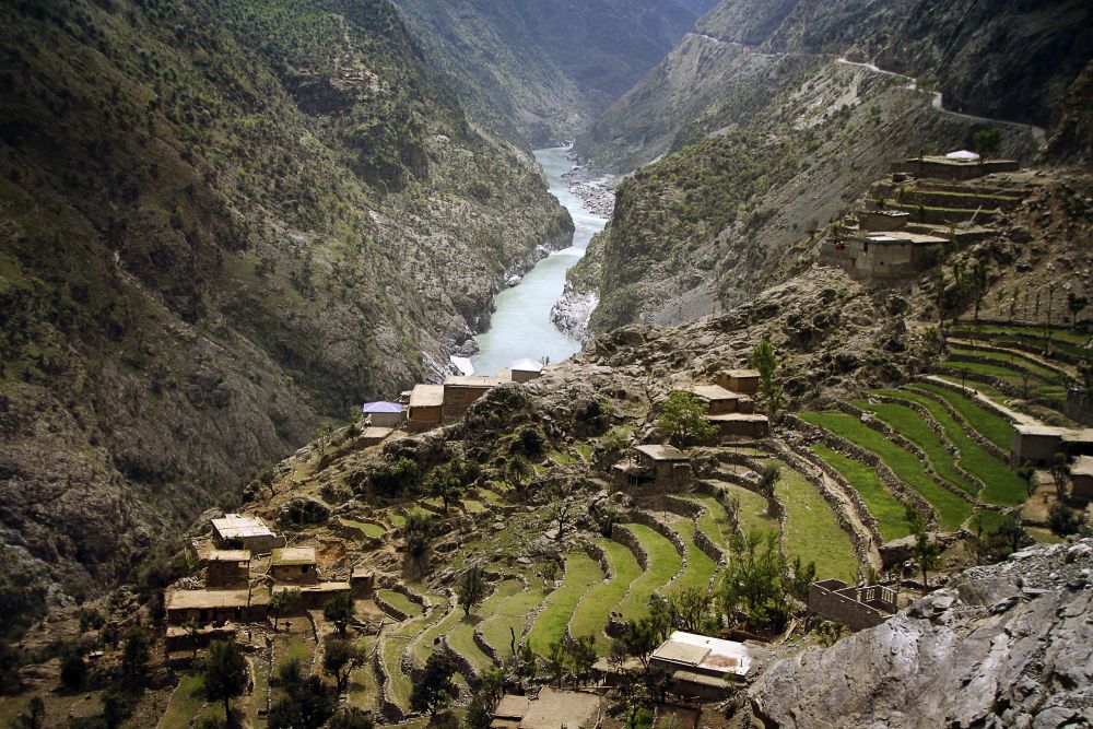 Der Karakorum Highway führt das das wilde Kohistan.