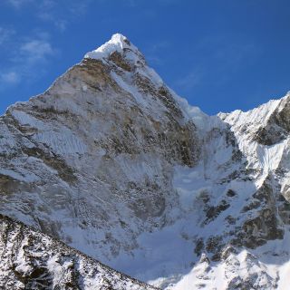 Blick von Chhukhung auf Ama Dablam (6812 m)