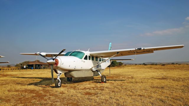 Im Kleinflugzeug über die Serengeti