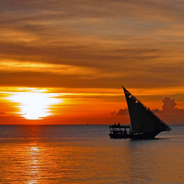 Sonnenuntergang an Sansibars Küste