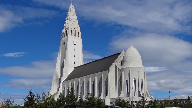 Hallgrimskirche in Reykjavik © Diamir