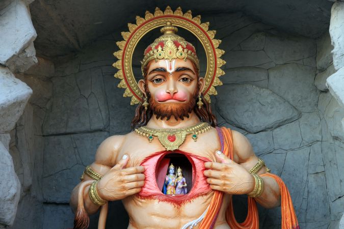 Skulptur der Hindu-Gott Hanuman in Rishikesh © Diamir