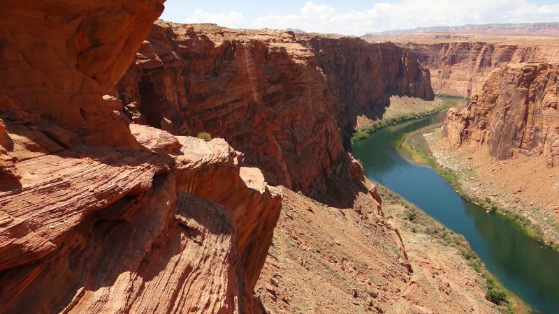 Der Colorado River hat sich eine gewaltige Schlucht gegraben
