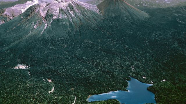 Vulkan Meakan-dake und Akan-See