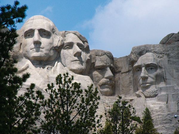 Die berühmten Präsidenten-Portraits am Mt. Rushmore © Diamir