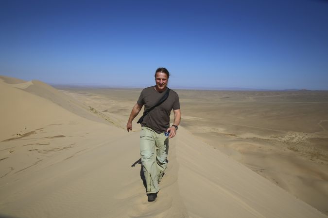 Thomas Kimmel in der Mongolischen Wüste © Diamir