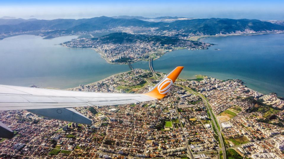 Luftaufnahme von Sao Jose (unten) und Florianopolis (oben)