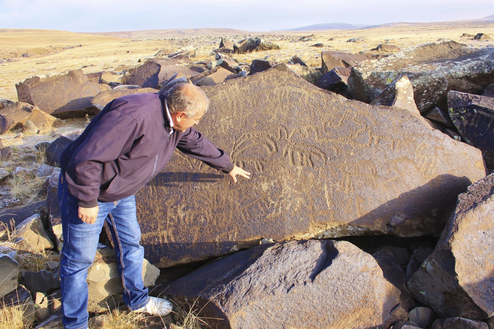 Petroglyphenfeld im Armenischen Hochland
