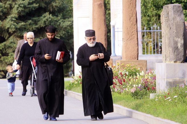 Mönche in Etschmiadsin