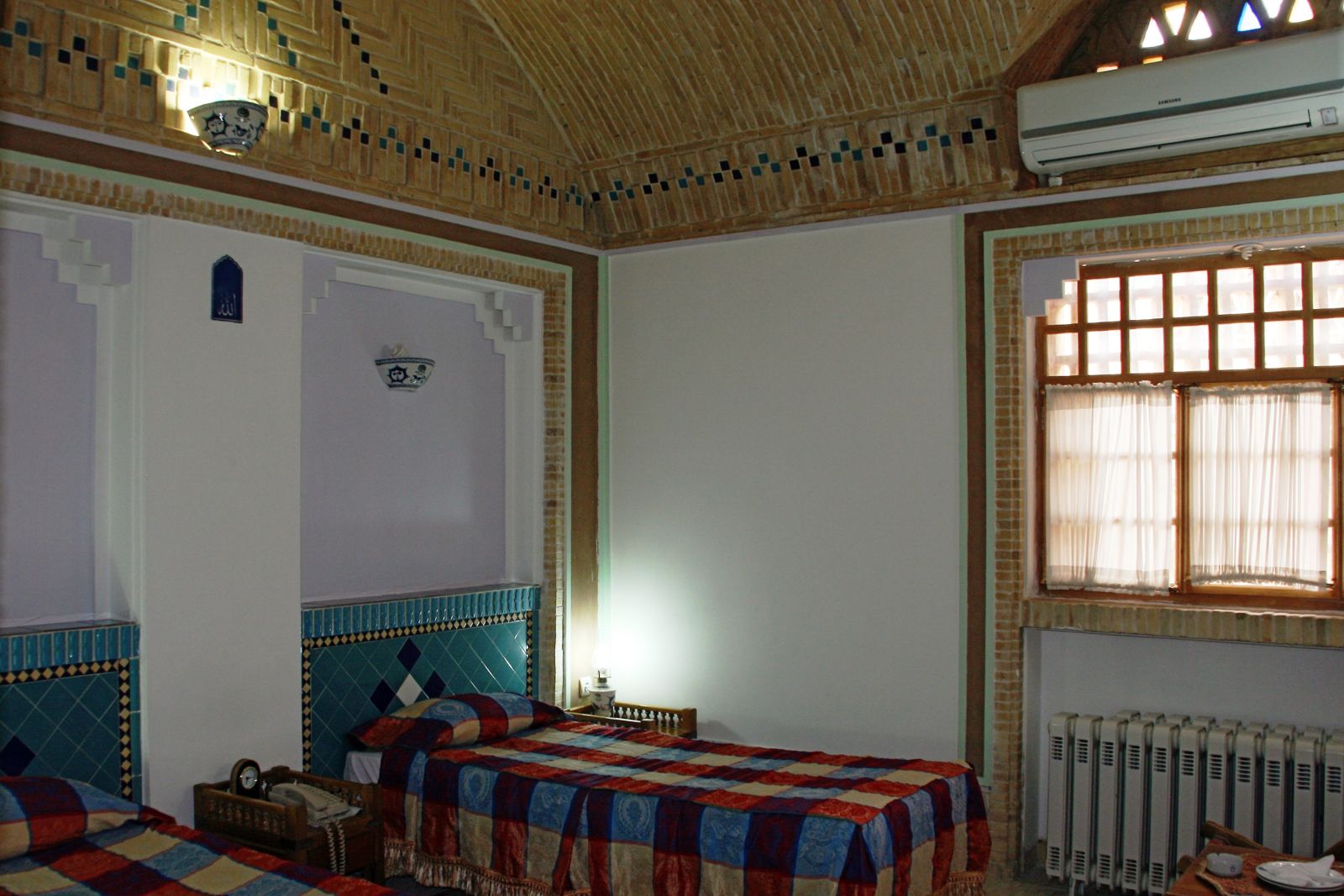Hotel Mosirolmolk Yazd Zimmer