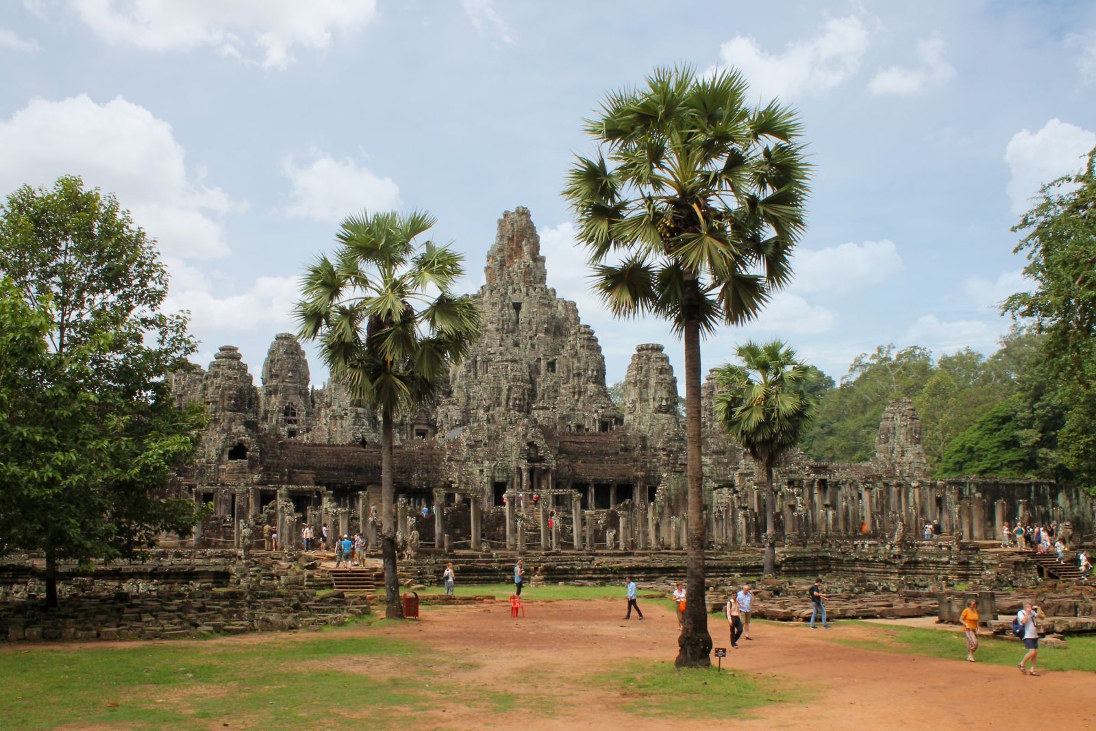 Bayon ist neben dem Angkor Wat die bekannteste und eindrucksvollste Tempelanlage in Angkor