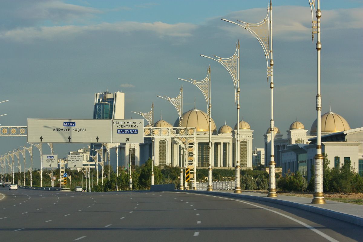 Autobahn in Ashgabat