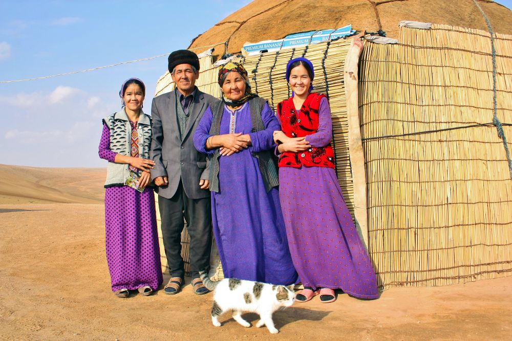 Familie in Wüste Karakum