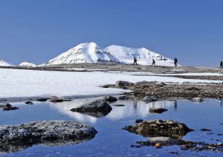 Im Kongsfjord – im Juni noch geprägt durch Schnee