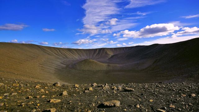 Blick in den Krater des Hverfjall-Vulkan