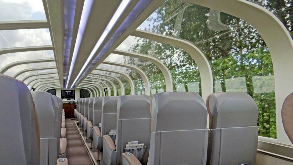 Riesige Panoramafenster in den Wagons der GoldenLeaf-Klasse
