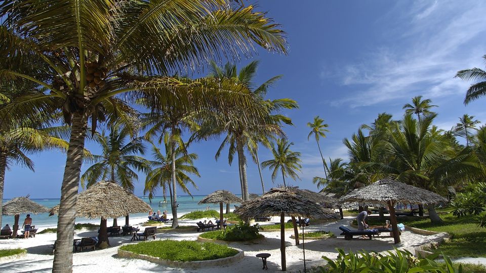 Strand des Breezes Beach Club &amp; Spa an Sansibars Ostküste