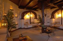 Lounge des Breezes Beach Club & Spa, The Zanzibar Collection