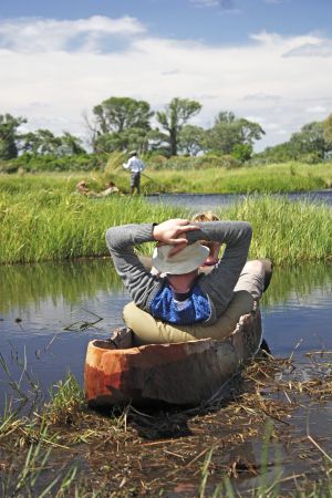 Entspannt und lautlos im Mokoro durch Okavango-Delta © Diamir