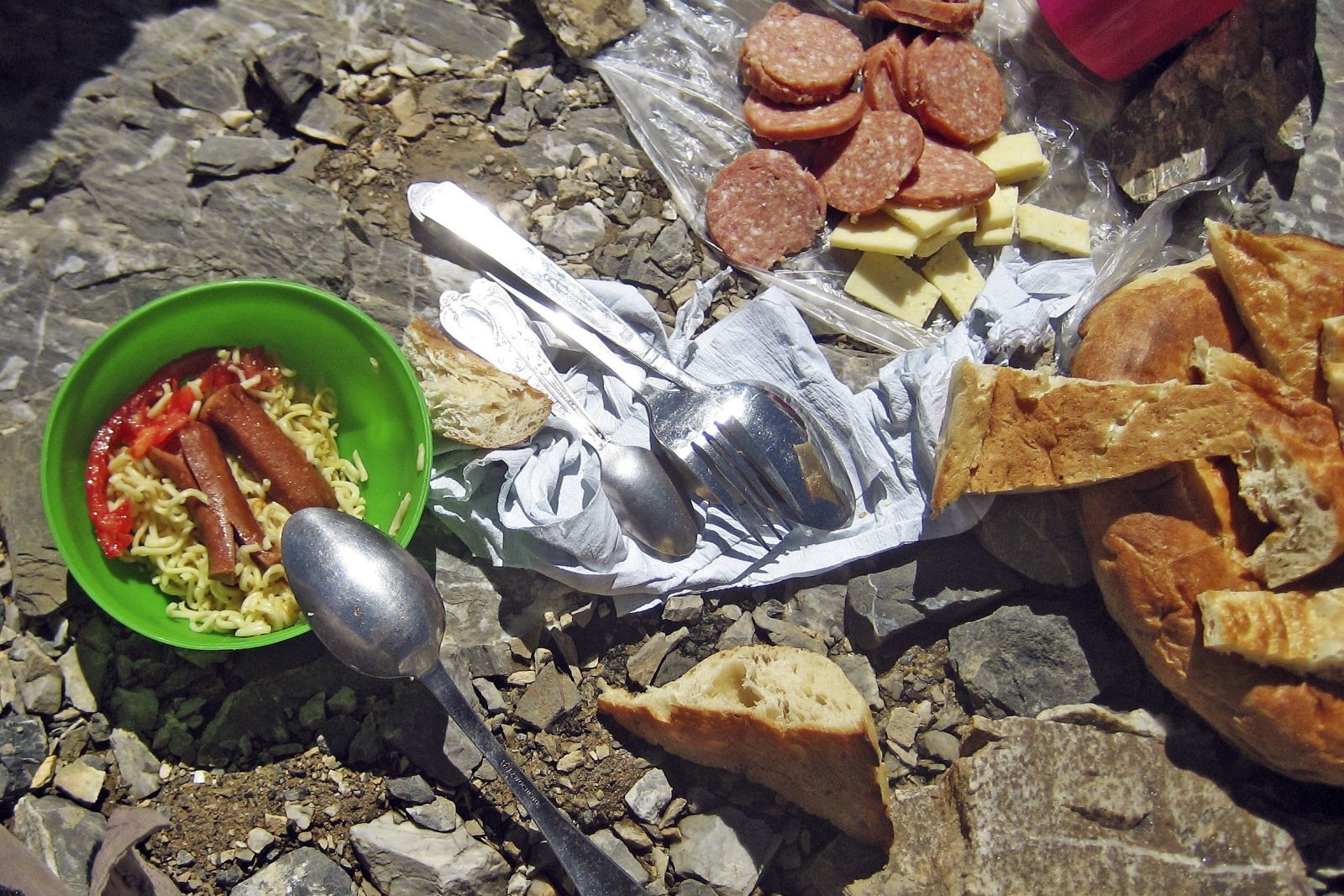 Mittagsrast am Gipfelbiwak