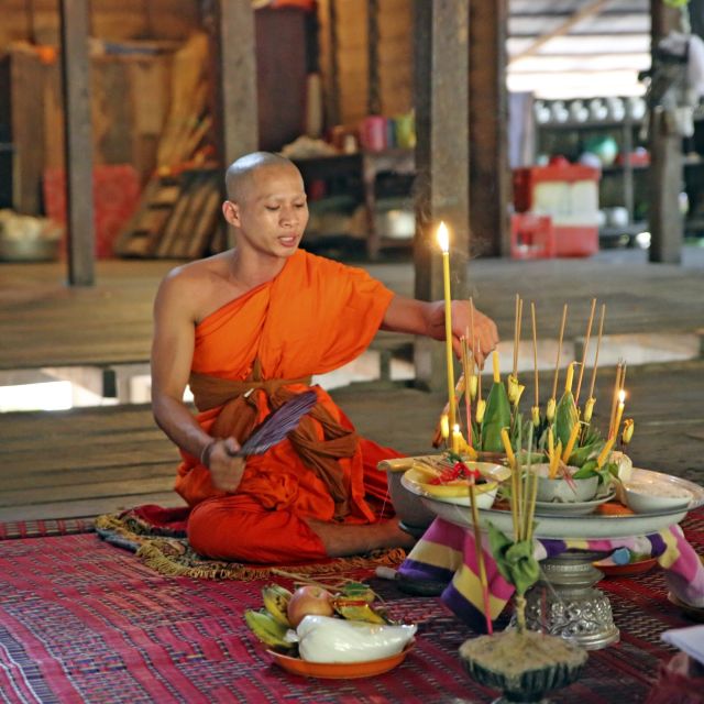Zeremonie in einem Kloster in Angkor