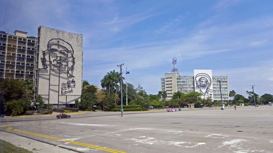 Che Guevara und Camilo Cienfuegos am Platz der Revolution in Havanna, Kuba