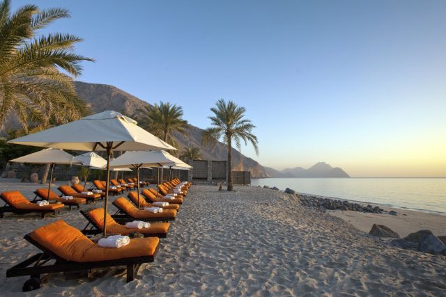 Oman, Musandam, Six Senses Zighy Bay Resort, Strand, Sonnenuntergang