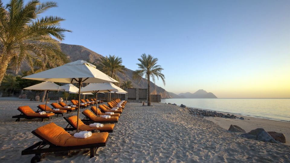 Oman, Musandam, Six Senses Zighy Bay Resort, Strand, Sonnenuntergang