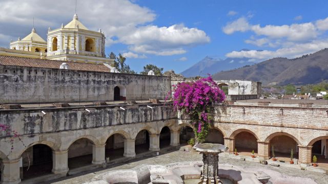 Das berühmte Kloster La Merced in Antigua, Guatemala