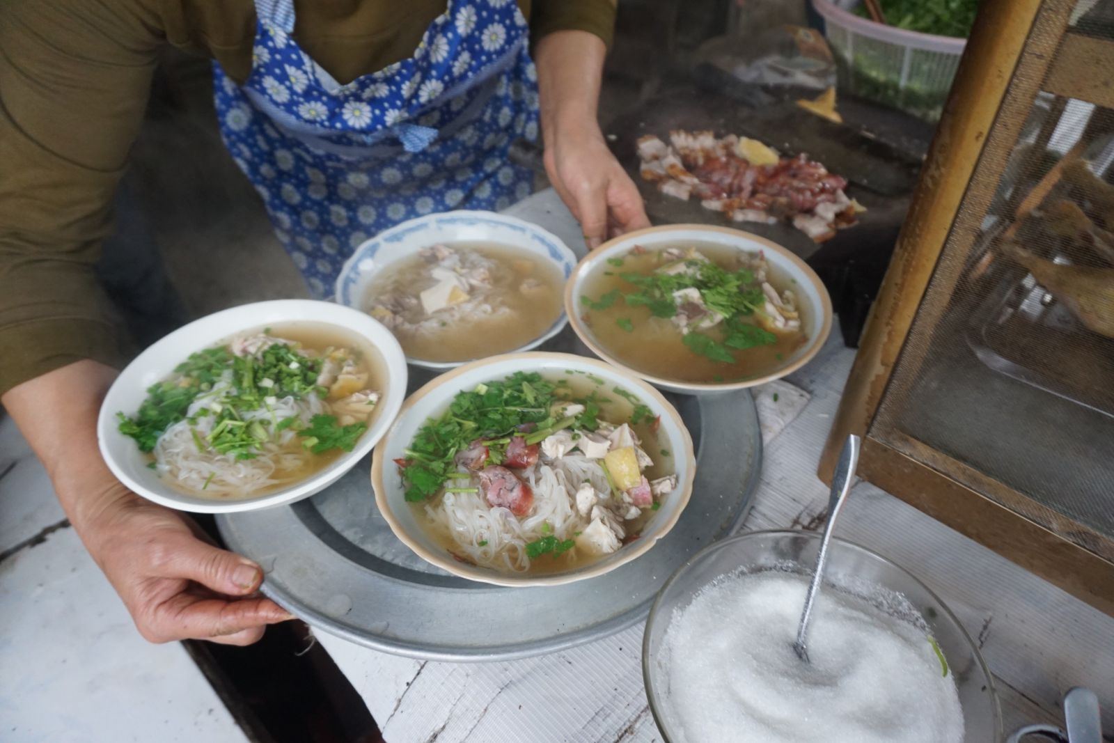 „Pho“ typische vietnamesische Nudelsuppe