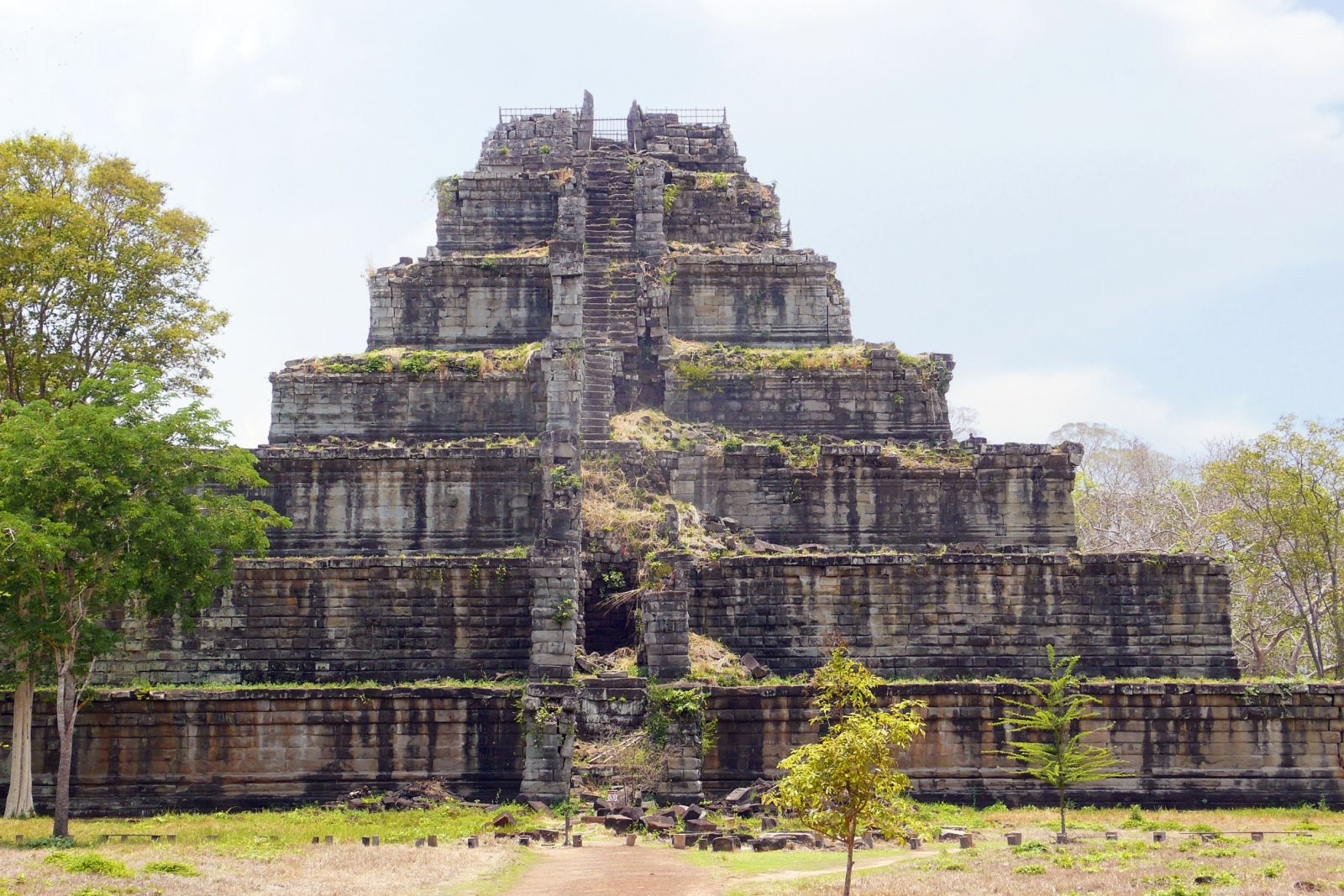 Koh Ker – ehemals bedeutende Stadt des Khmer-Reiches