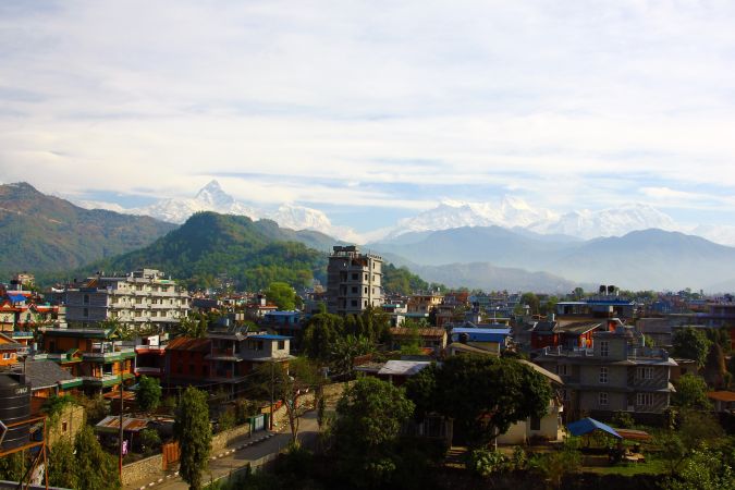 Pokhara vor Bergkulisse © Diamir