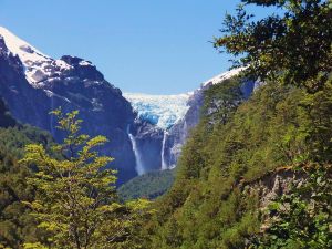 Hängender Gletscher im Nationalpark Queulat