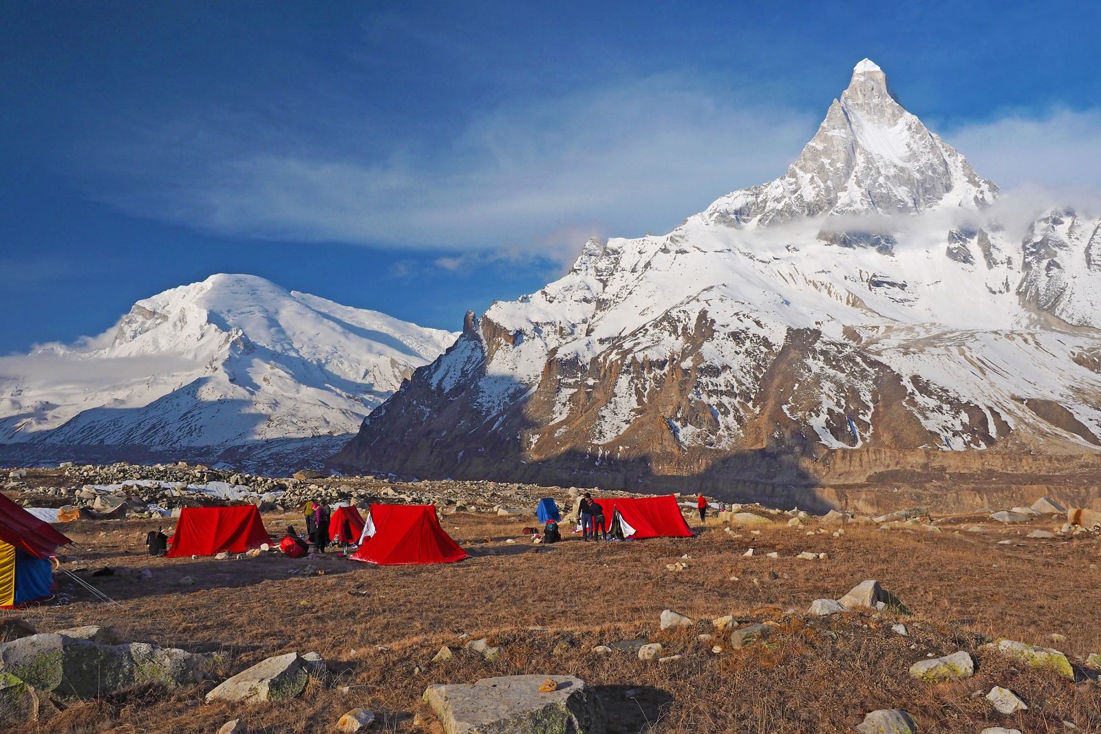 Von der Alm Nandanvan Blick zum Shivling – das Matterhorn des Garhwal!