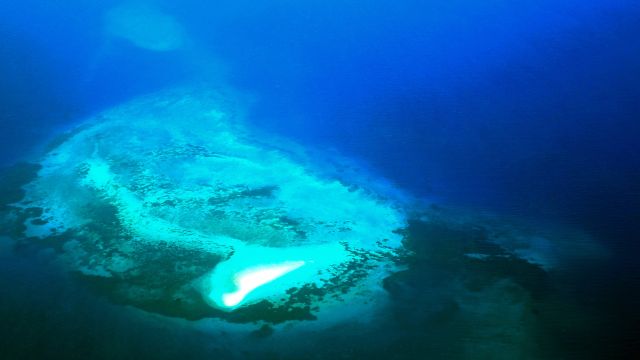 Blick auf ein Atoll vor Sansibar