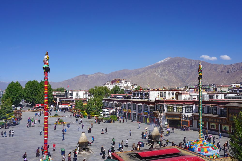 Blick auf Lhasa vom Jokhang-Tempel