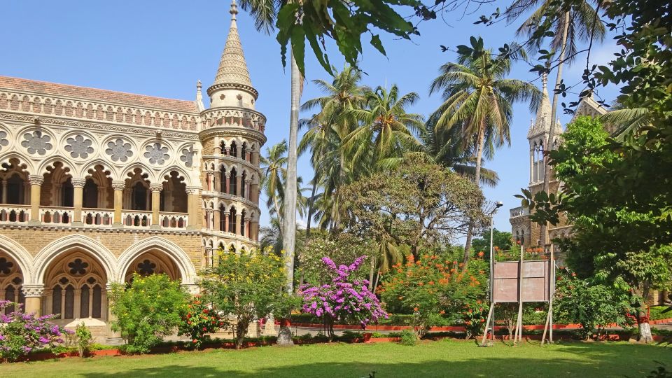 Universitätsgebäude in der Altstadt von Mumbai