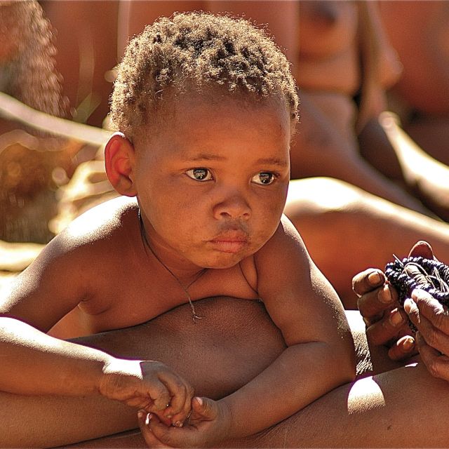 Buschmannkind in der Kalahari