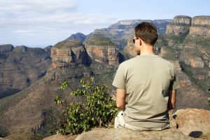 Sitzen mit Aussicht - Three Rondavels am Blyde-River-Canyon